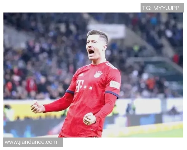 明星球员表现分析：莱万多夫斯基进球解析